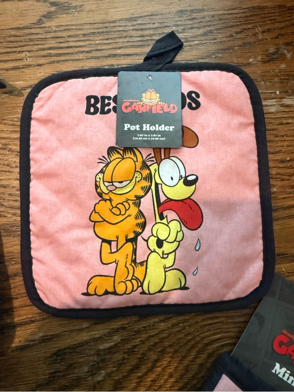 Garfield ‘Best Buds' Pink Oven Mitt Set - Picture 3 of 5